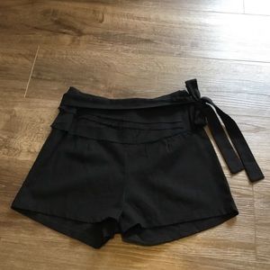 LF linen/cotton blend fringe shorts with a tie